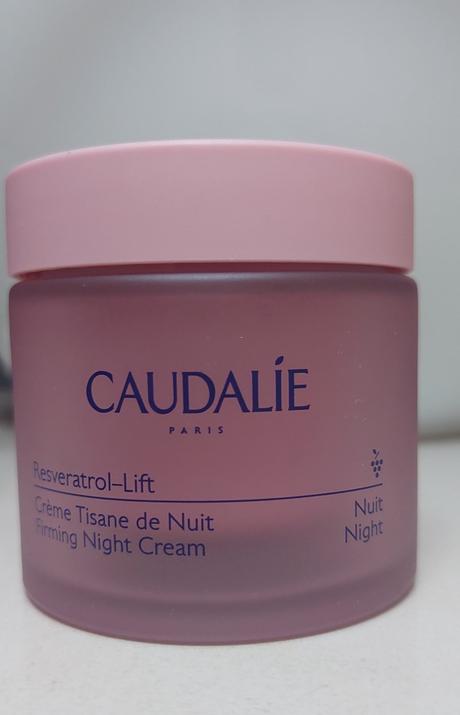 Nove kremy caudalie,