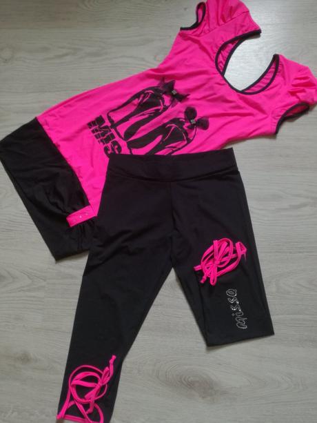 Krásny elastický komplet, 36