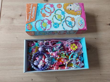 Mix,sponky,náramky,náhrdeĺníky, 