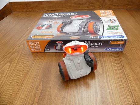 Programovateľný robot mio,