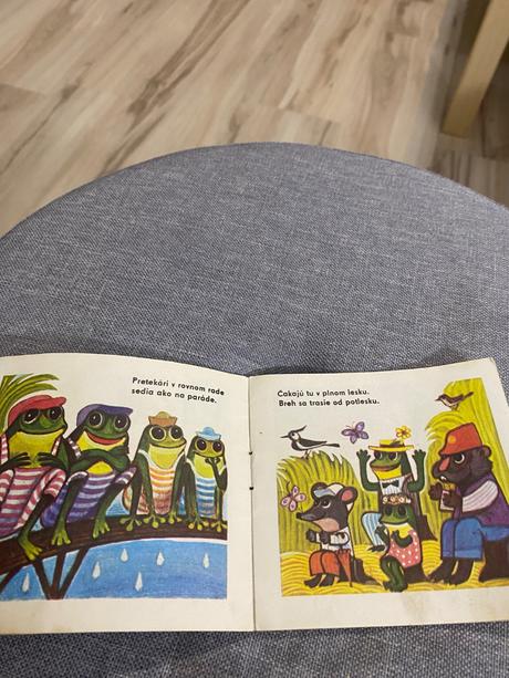 Stará retro miniknižka skokanské preteky,