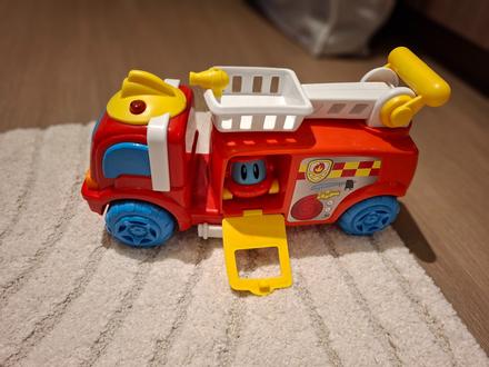 Väčšie hasičské auto,
