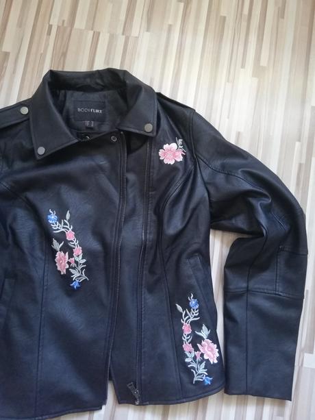 Koženková bunda s výšivkou, bonprix,40