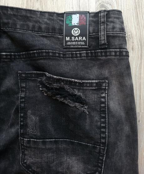 Potrhané rifle m.sara l, l