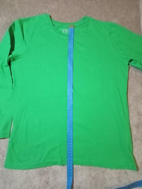 Pekné zelené tricko, 140