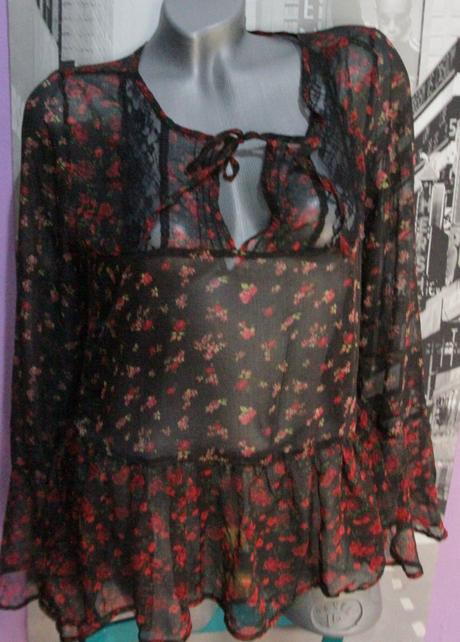 Kvetovan bluzka cropp, l