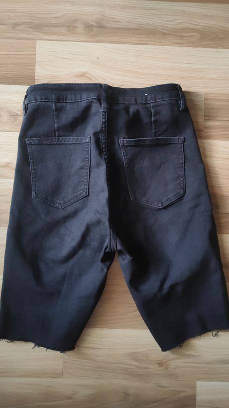 Dámske šortky nad kolená, 38