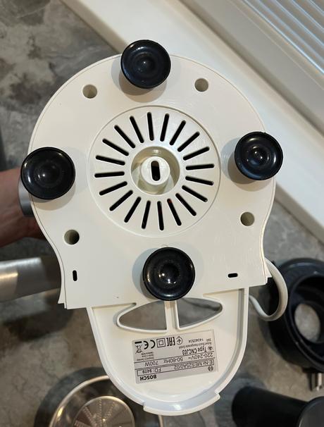 Odšťavovač bosch mes25a0 700w jujce2, bosch