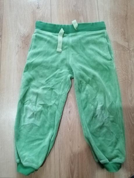 Zamatové teplacky, 98