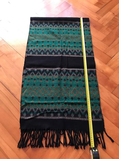 Hrubý široký šál, 