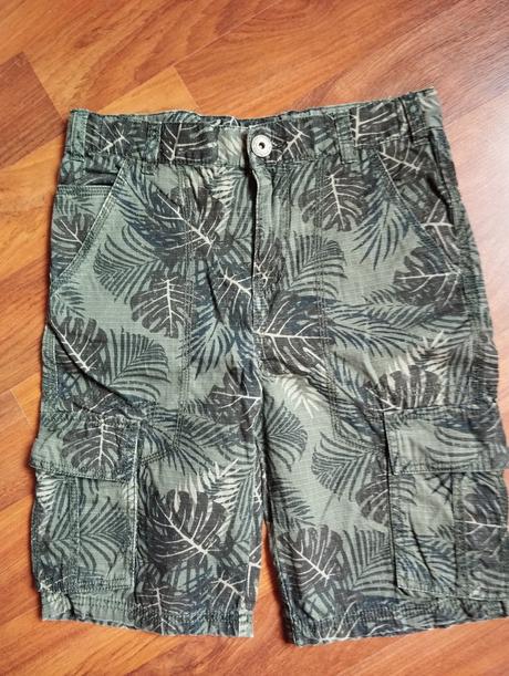 Tmavozelené kraťasy, f&f,146