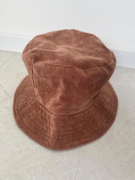 Menčestrový klobűčik, 