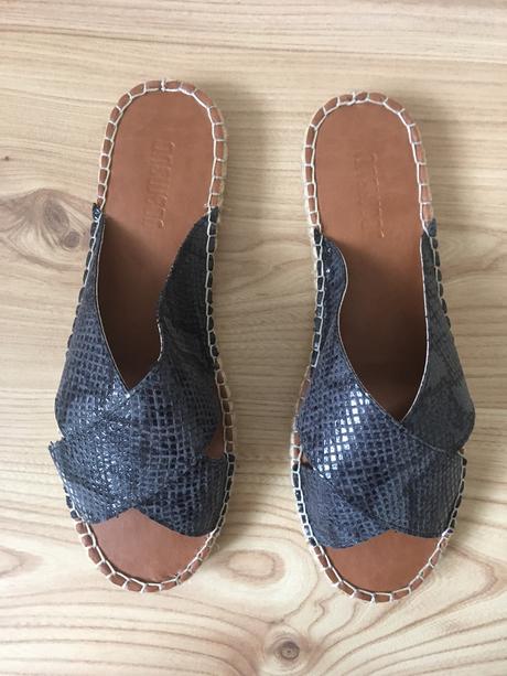 Šľapky s hadím vzorom, 39