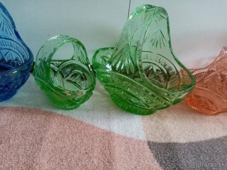 Retro poháre zelená stopka, 