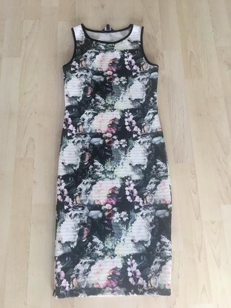 Nadherne puzdrove kvetovane saty, xs