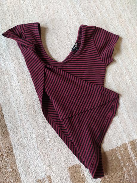 Tričko s rafinovaným prekladom na chrbte, s