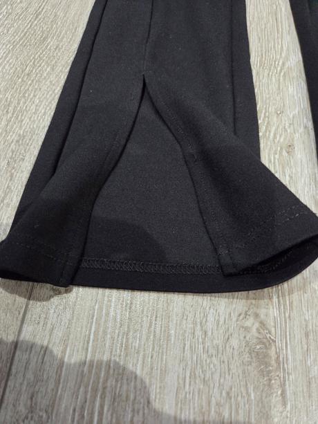 Rozšírené nohavice, 134