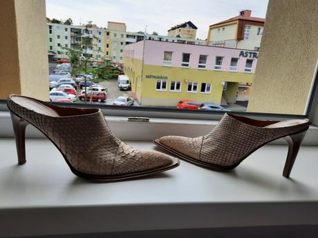 Zaujímavé kožené topánky, 39