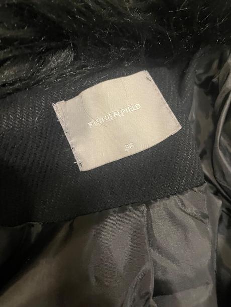 Krásny čierny kabát s kozusinkou, s