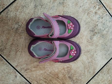 Sandálky, 22