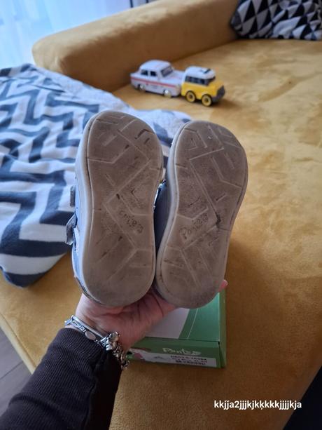 Kožené topánky, 24