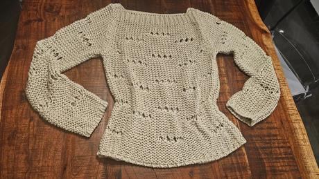 Béžový dierkovaný sveter, s