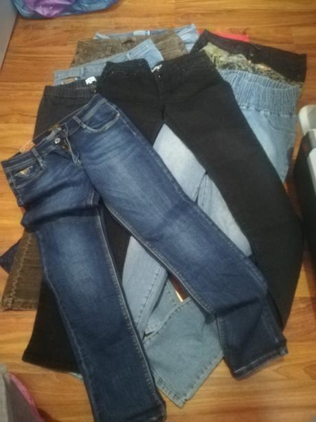 Balík nohavíc a riflí 13 ks veľ. 42/m, m