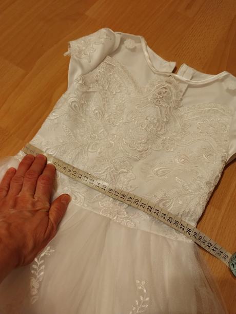 Šaty na prvé sväté prijímanie, 128