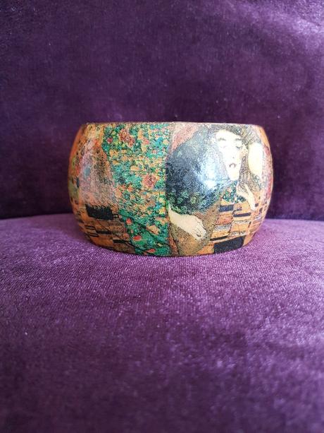 Drevený náramok s motívom klimta, 