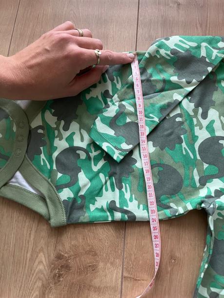 Nové - body dino, f&f,74