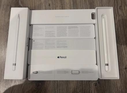 Apple pencil, apple