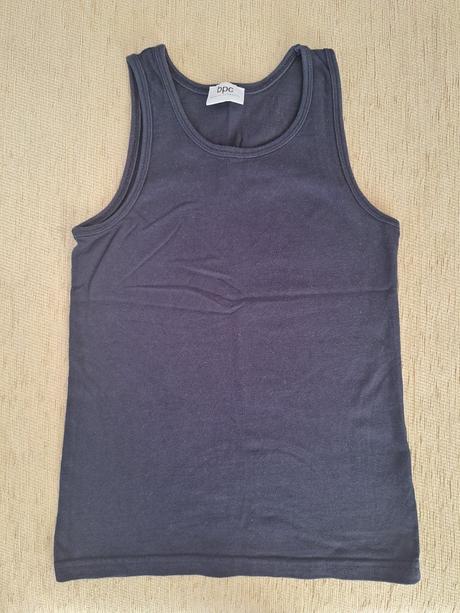 Tmavomodré tielko, 104