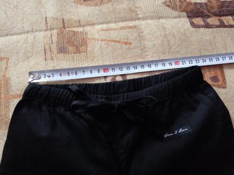 Cierne tenke nohavice, 98