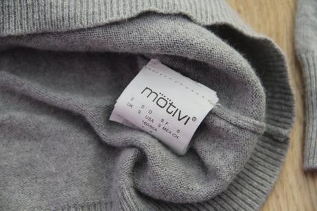 Ozdobný svetrik motivi, s