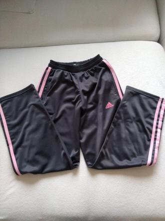 Teplejšie nohavice, 152