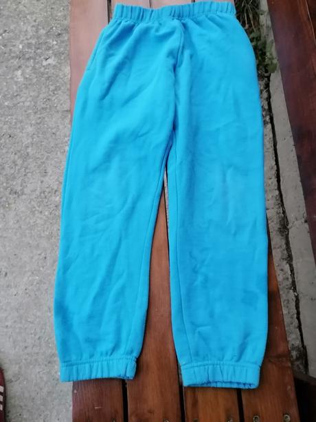 Chlapec tepláky, 122