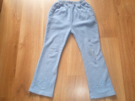 Nohavicové tepláky, 134