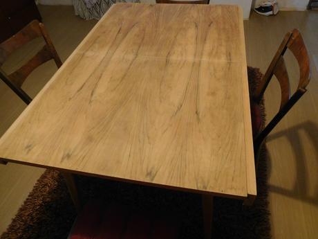 Stol jedálenský rozkladací +4 x stolička,, 