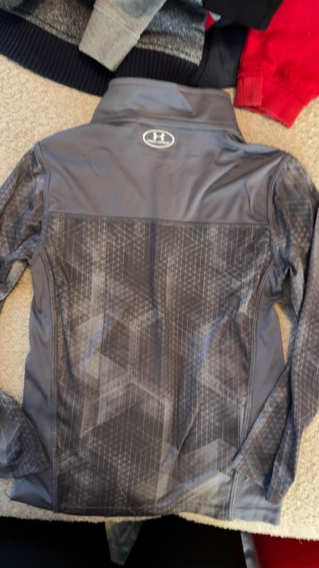 Tenka sportova mikina na zips, under armour,116