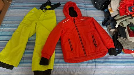 Balík oblečenia pre chlapca 116-128 s topánkami, 122–134