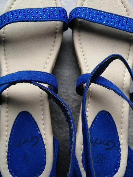 Sandálky kráľovská modrá v35, zapínanie na suchý z, 35