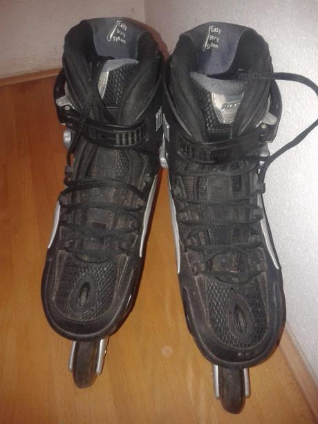 Kolieskové korčule + chraniče, roces,42