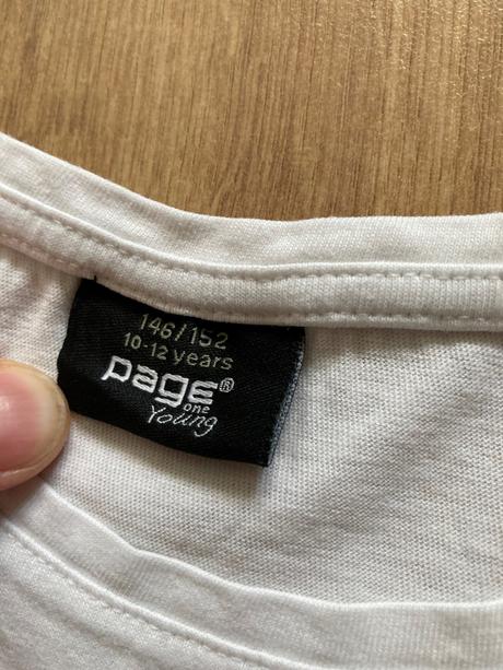 Tričko s nápisom, 152