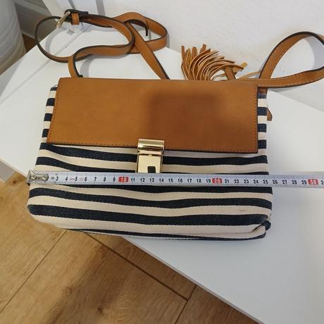 Pásikavá modro-béžová letná kabelka, c&a