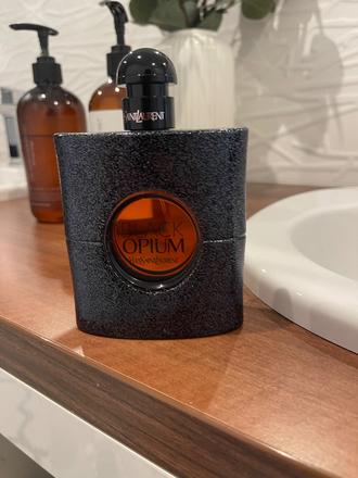 Yves saint laurent black opium,