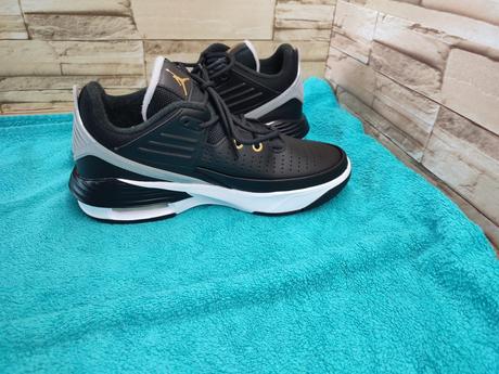 Jordan max aura 5 40 - uni čierne kožené tenisky, air jordan,40