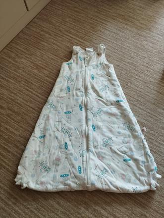 Spací vak s otvormi na nohy,