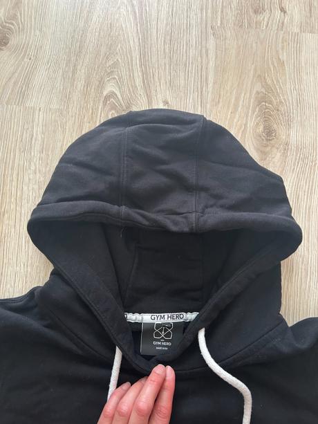 Skvelá mikina poľskej značky gym hero, pc 40 eur, s