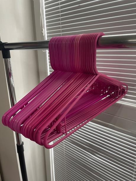 Vešiaky ružové 29ks, 