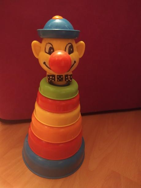 Pyramídová skladačka saso, 